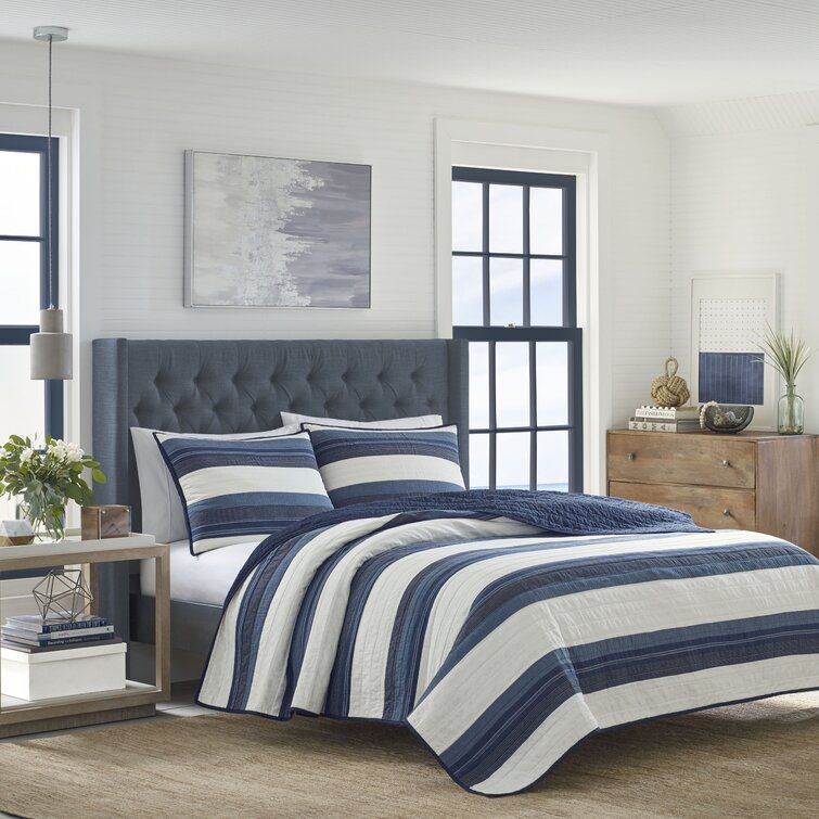 Navy and deals white quilt bedding